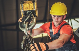 Safe Lifting in Construction Environments