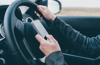 To The Point About: Eliminating Driving Distractions Training Course